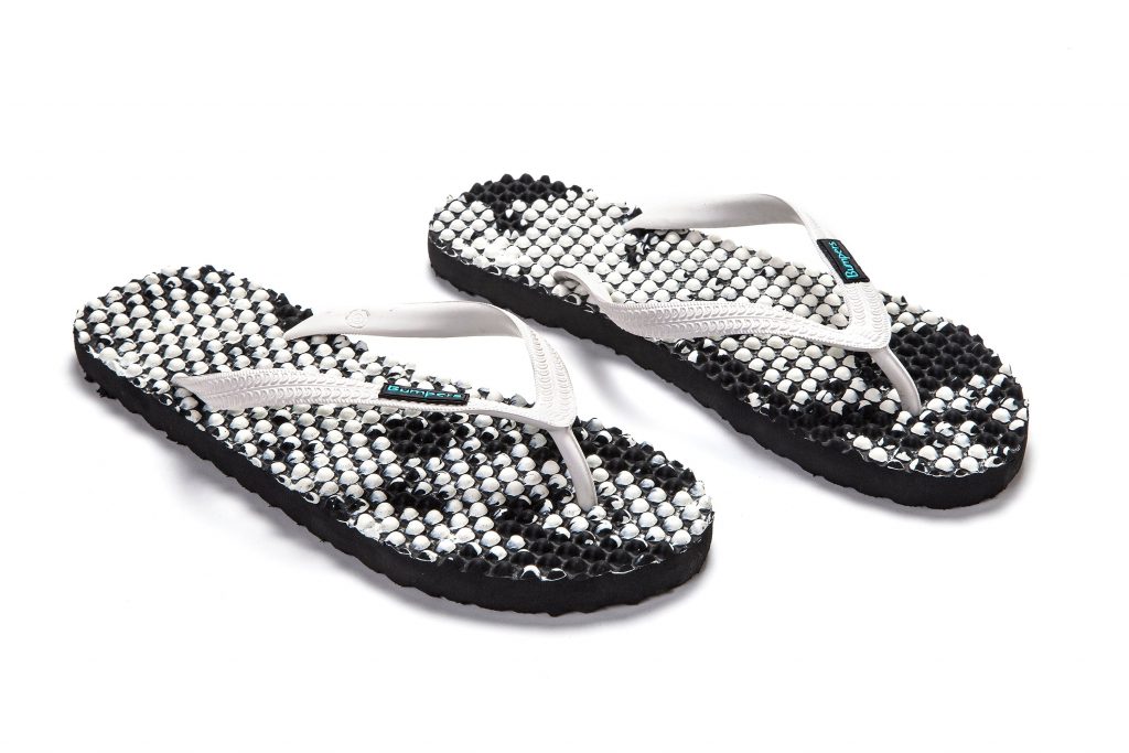 Flip Flops //  Black Haze & White